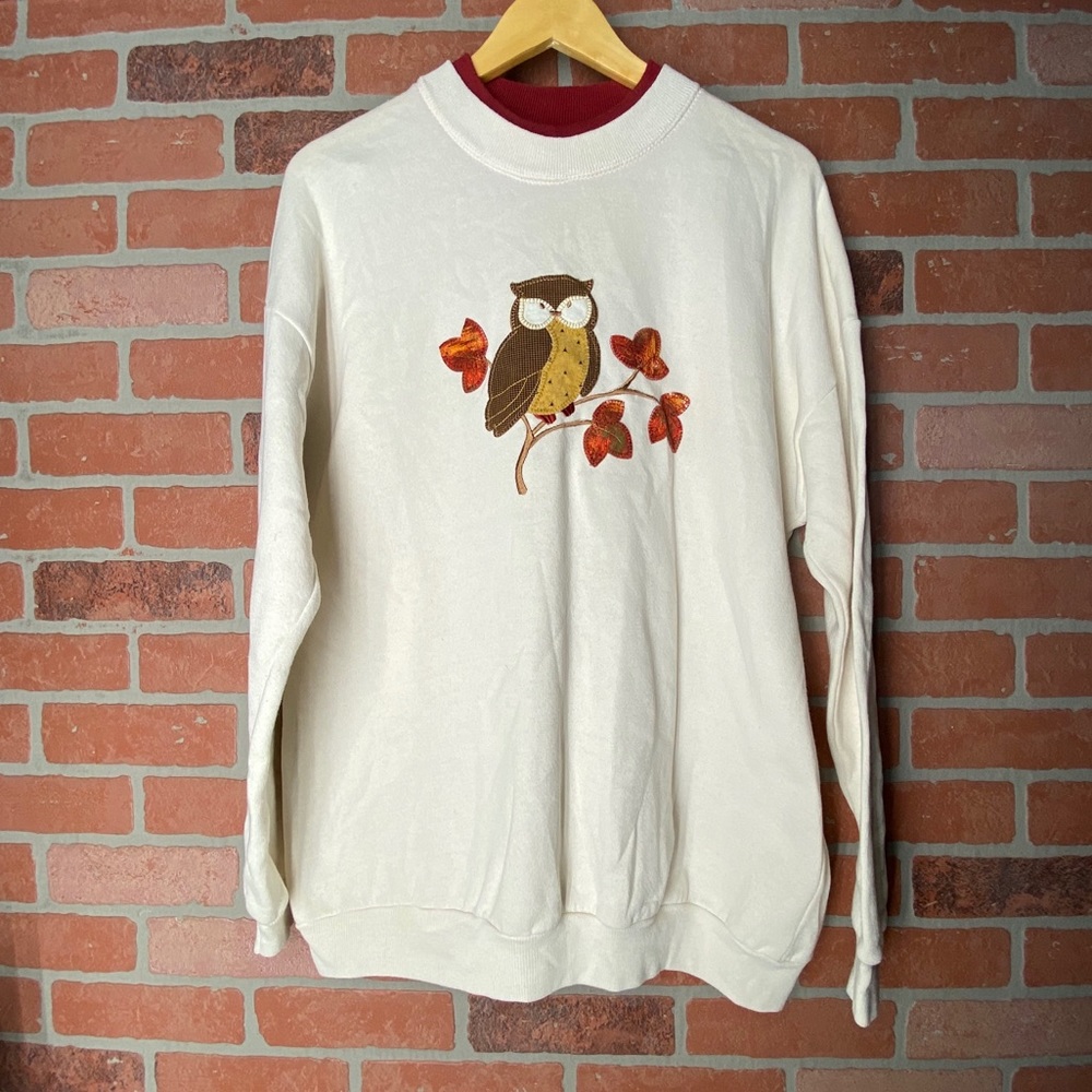 FALL CREWNECK with and owl on it
